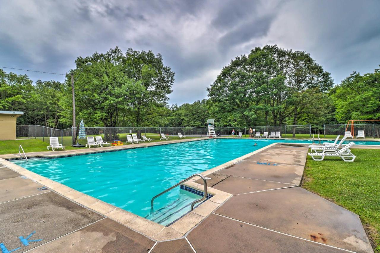 Pocono Mountain Escape With Game Room Walk To Lake! Albrightsville Exterior photo